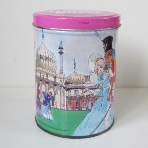 The Quality Street Soldier & Lady visit Brighton Pavilion